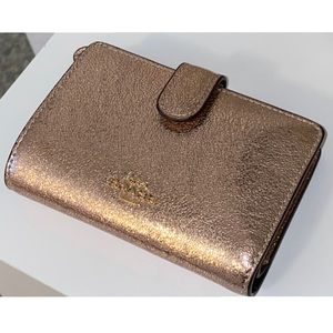 Coach medium corner zip wallet